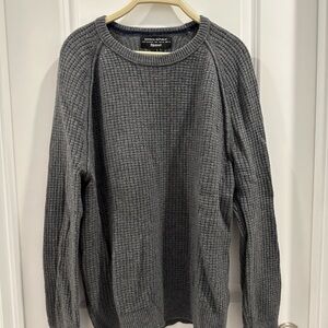 Banana Republic Men's Italian Yarn Sweater
